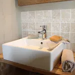 A L'ombre Du Clocher *