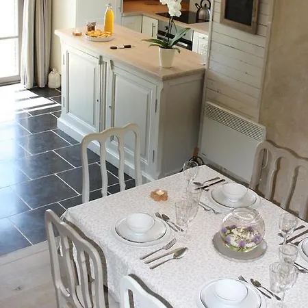 بيت للعطل A L'ombre Du Clocher Montbliart