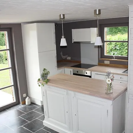 A L'ombre Du Clocher * Montbliart