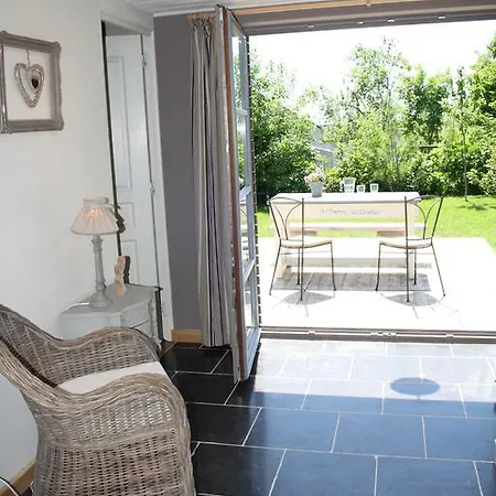 A L'ombre Du Clocher بيت للعطل *