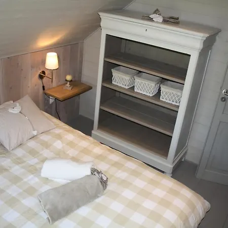 A L'ombre Du Clocher * Montbliart